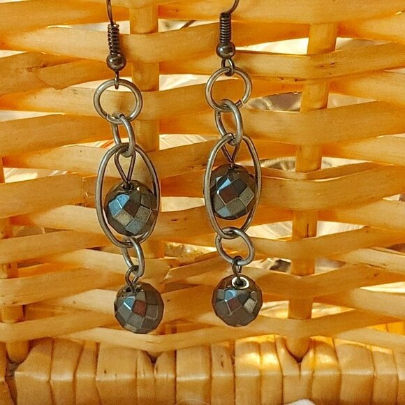 5/$25 Vintage Hematite Beading Dangle Earrings 2.25 inch - Picture 1 of 7